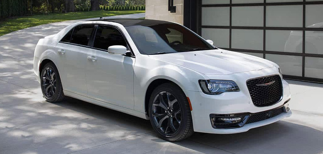 Chrysler 300 Roof Box Featured