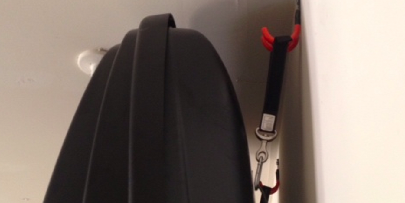 storing-roof-box-vertically